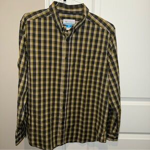 Columbia Men's Black and Yellow Plaid Button Down Shirt Size Large
